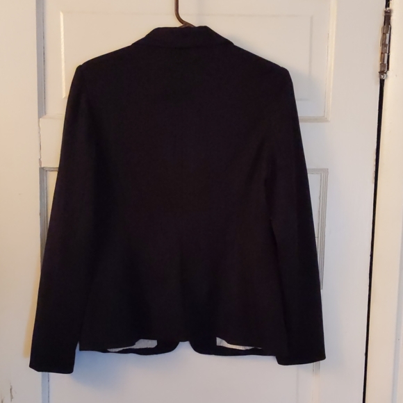 Basic black blazer - Picture 2 of 4
